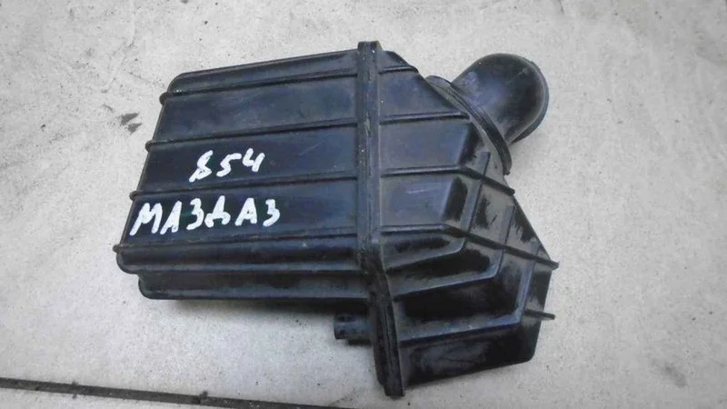 Резонатор воздушного фильтра Mazda 3 2002-2009 BK