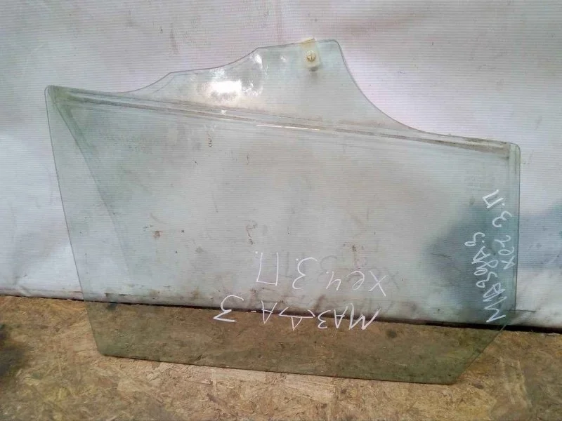 Стекло двери Mazda 3 2002-2009 BK