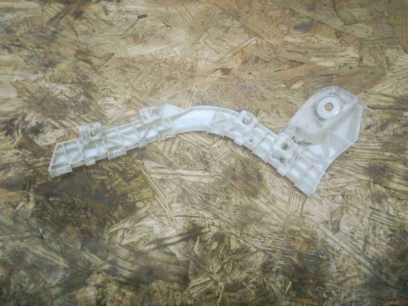 Направляющая бампера Mitsubishi ASX 2010-2019