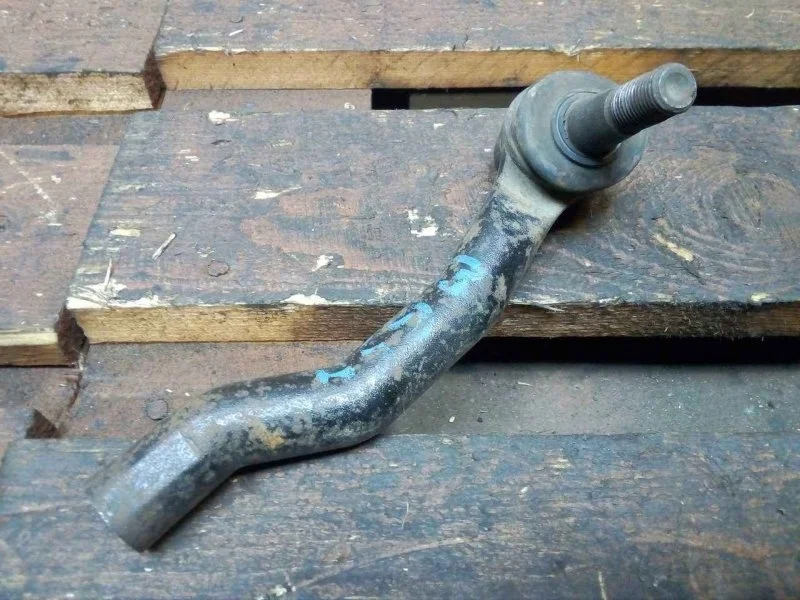 Наконечник рулевой Nissan Navara 2005-2015 D40