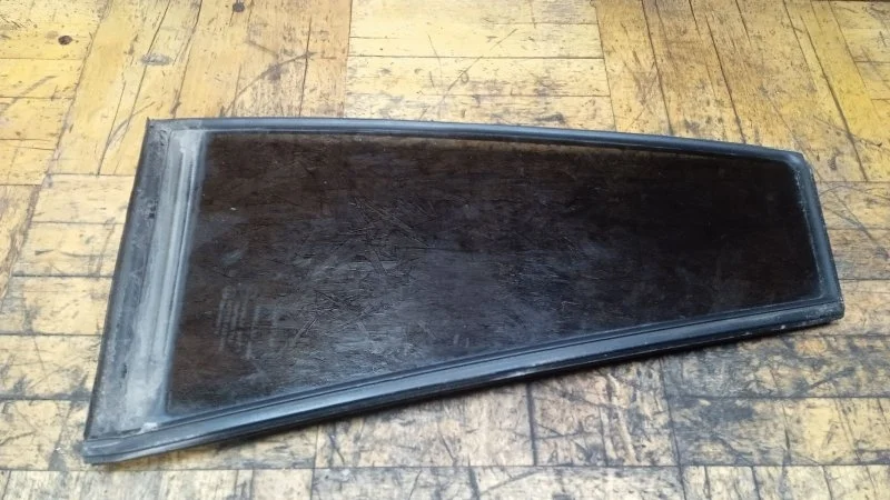 Стекло двери (форточка) Ssang Yong Kyron 2005-2015