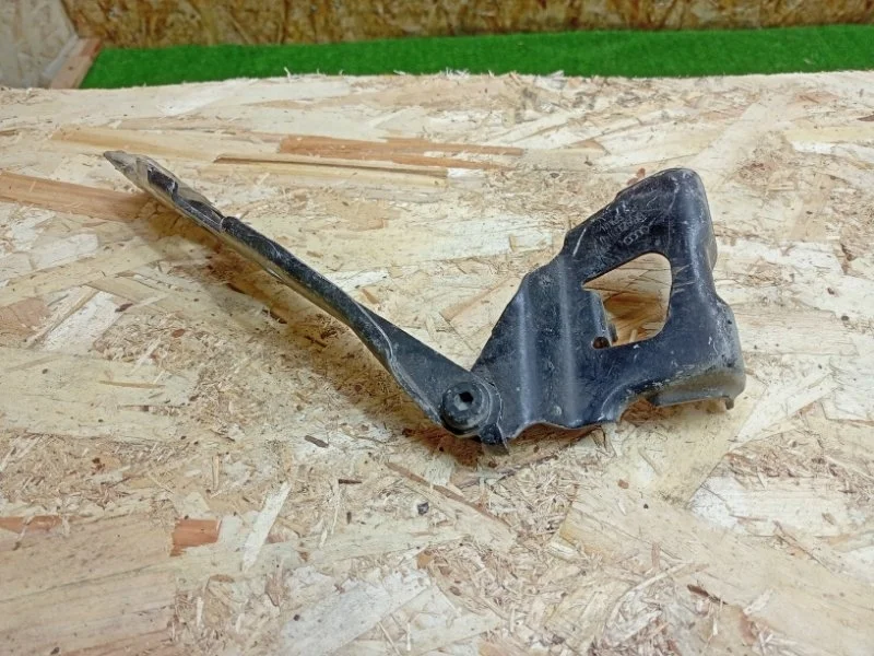 Петля капота Audi A4 2007-2015 B8