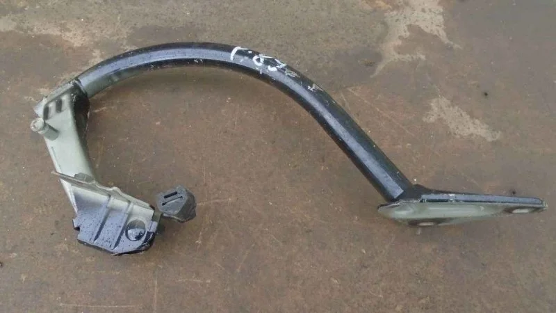 Петля крышки багажника Volkswagen Passat CC 2008-2017