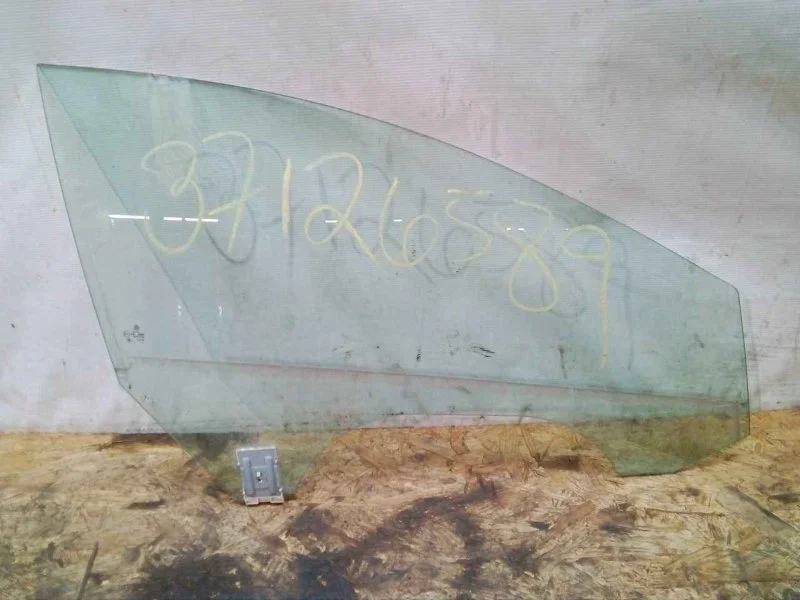 Стекло двери Volkswagen Passat CC 2008-2017