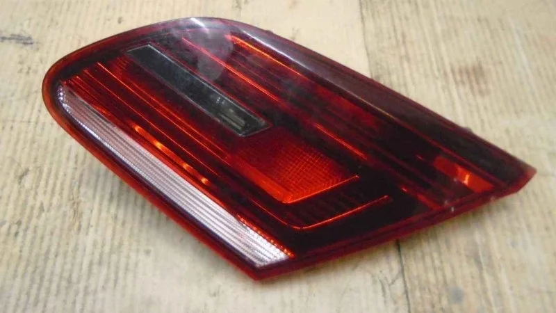 Фонарь внутренний Volkswagen Passat CC 2008-2017