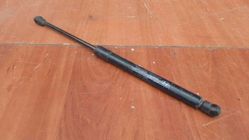 Амортизатор двери багажника Hyundai Santa Fe 2006-2012 CM