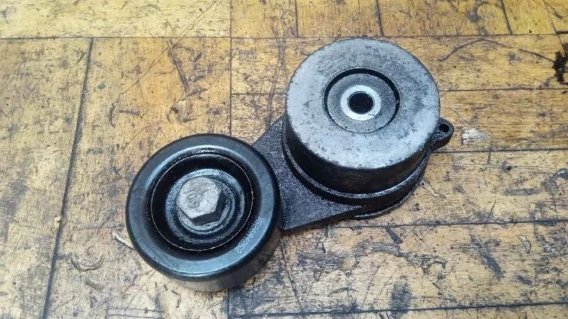 Натяжитель ремня Kia Sorento 2009-2020 XM