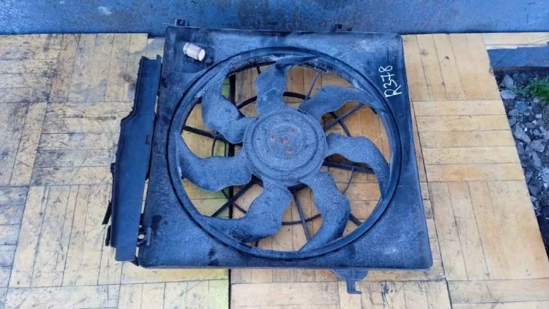 Вентилятор радиатора Hyundai Santa Fe 2006-2012 CM