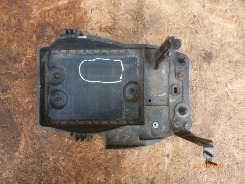 Крепление акб Mazda 6 2013- GJ