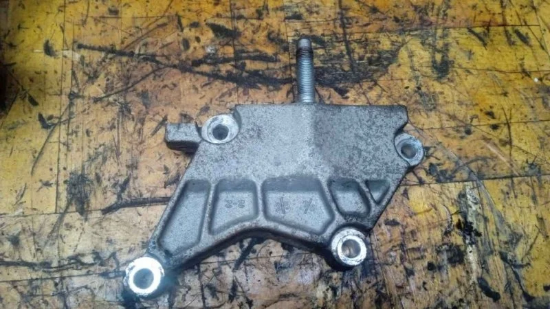 Кронштейн двигателя Hyundai Santa Fe 2006-2012 CM