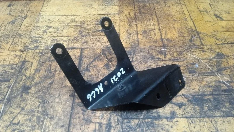 Кронштейн звукового сигнала Audi A6 1999 C6