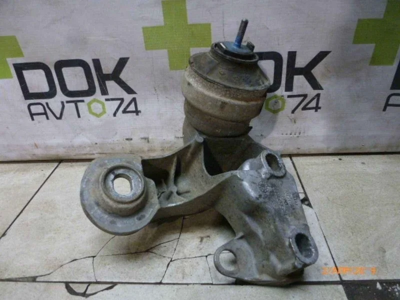 Кронштейн опоры двигателя Audi A6 1997-2004 C5