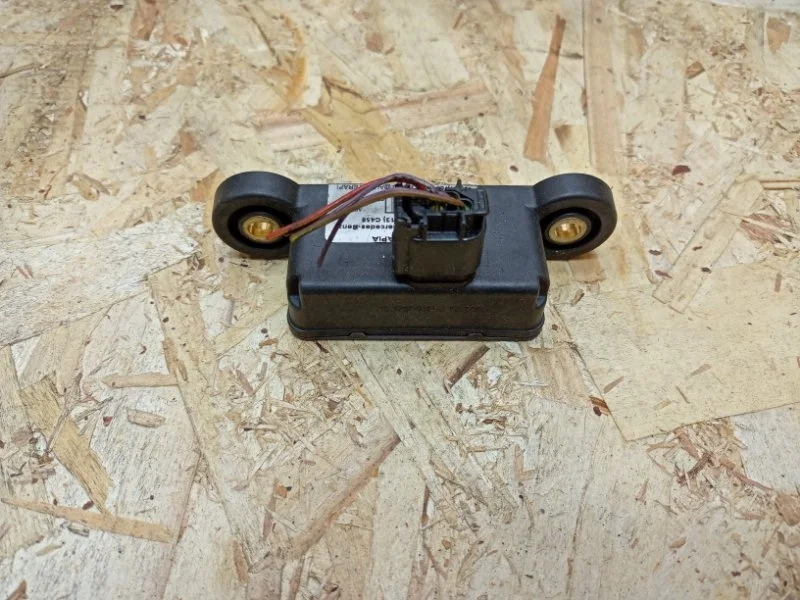 Датчик ускорения Mercedes-Benz -Class 2005-2013 W221