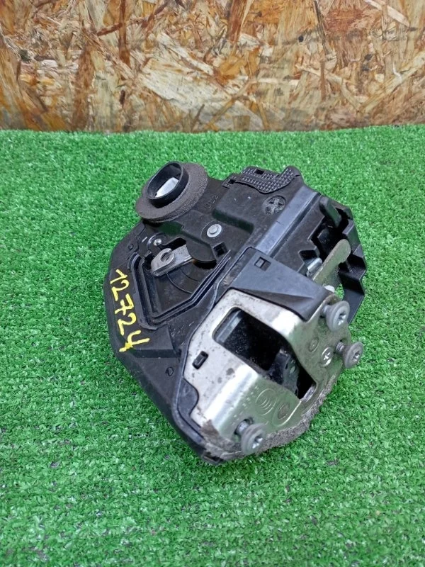 Замок двери Toyota Camry 2006-2011 V40