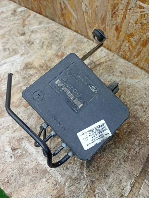 Блок abs (насос) Ford Focus 2008-2011
