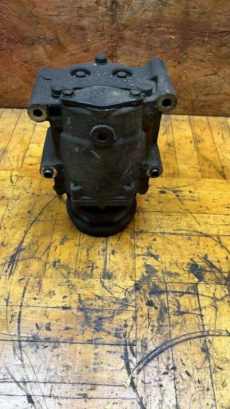 Компрессор кондиционера Ford Focus 1998-2005