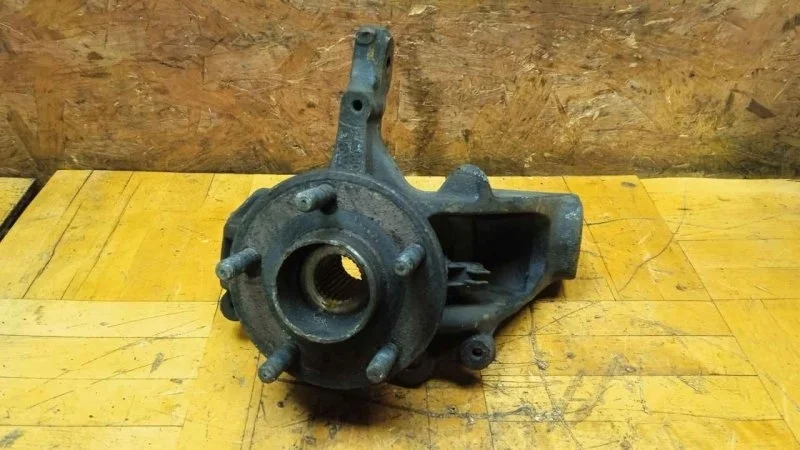 Кулак поворотный Ford Focus 2011-2019 3