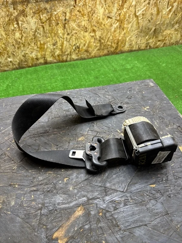 Ремень безопасности Ford Focus 2008-2011