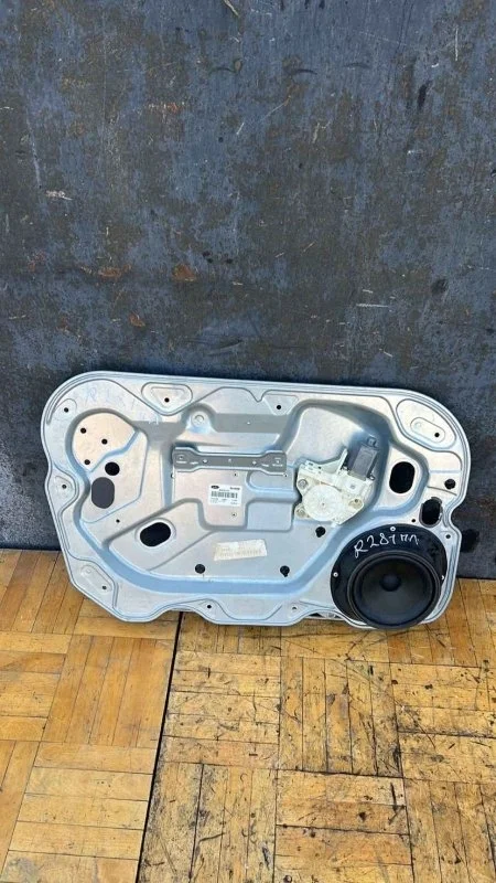 Стеклоподъемник Ford Focus 2008-2011