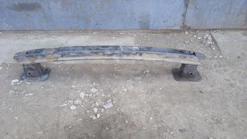 Усилитель бампера Ford Focus 2008-2011