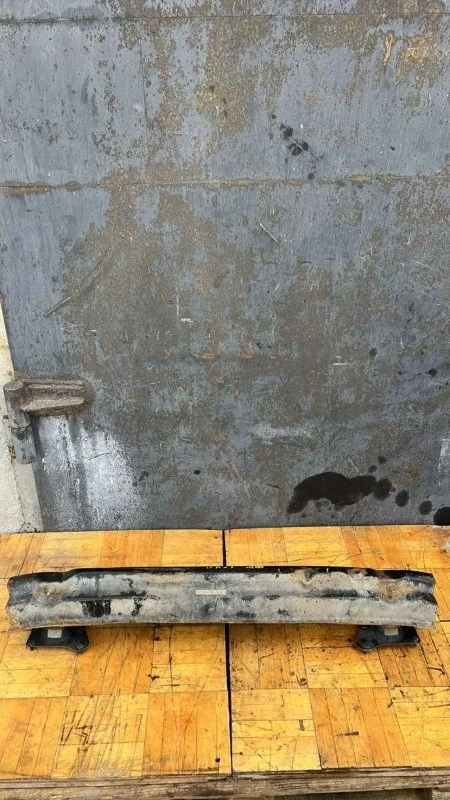 Усилитель бампера Ford Mondeo 2000-2007 3