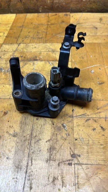 Фланец системы охлаждения Ford Focus 2011-2019 3