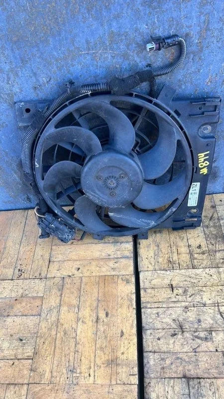 Вентилятор радиатора кондиционера Opel Astra H