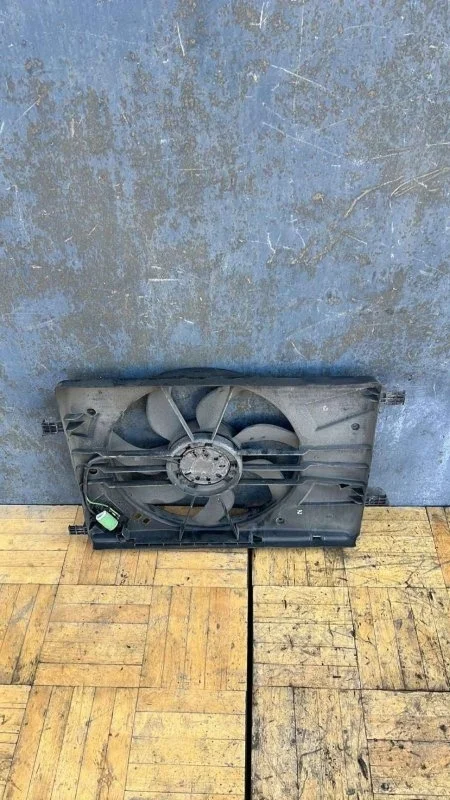 Диффузор вентилятора Opel Astra 2010-2018 J