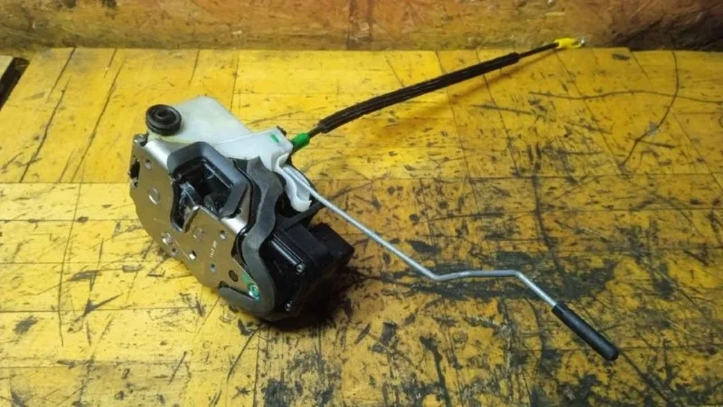 Замок двери Chevrolet Cruze 2009-2019