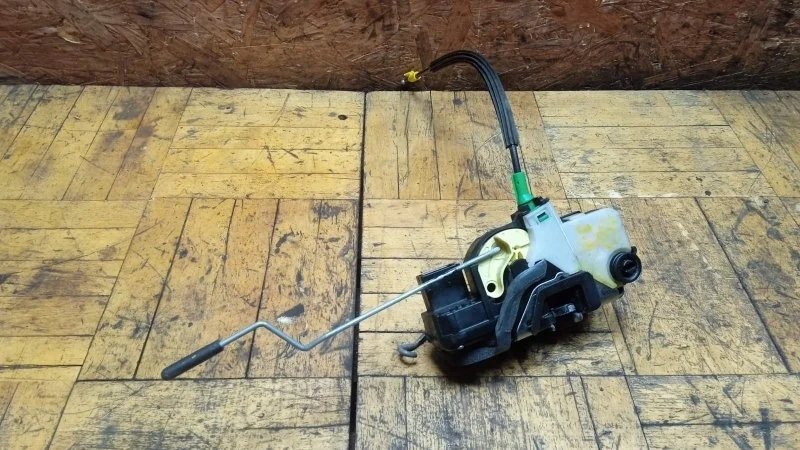 Замок двери Chevrolet Cruze 2009-2019