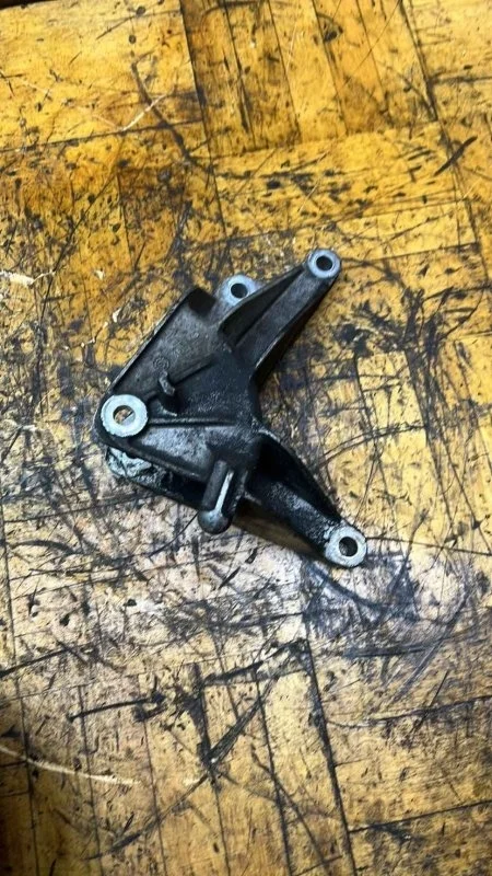 Кронштейн двигателя Chevrolet Cruze 2009-2019