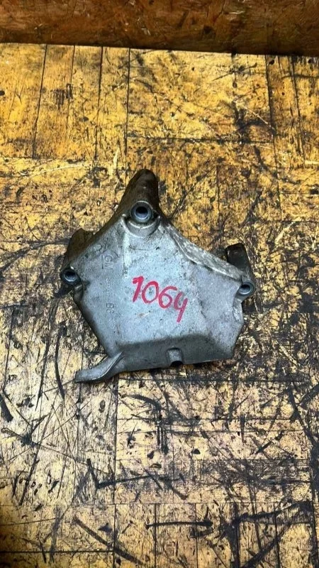 Кронштейн двигателя Opel Astra 2010-2018 J