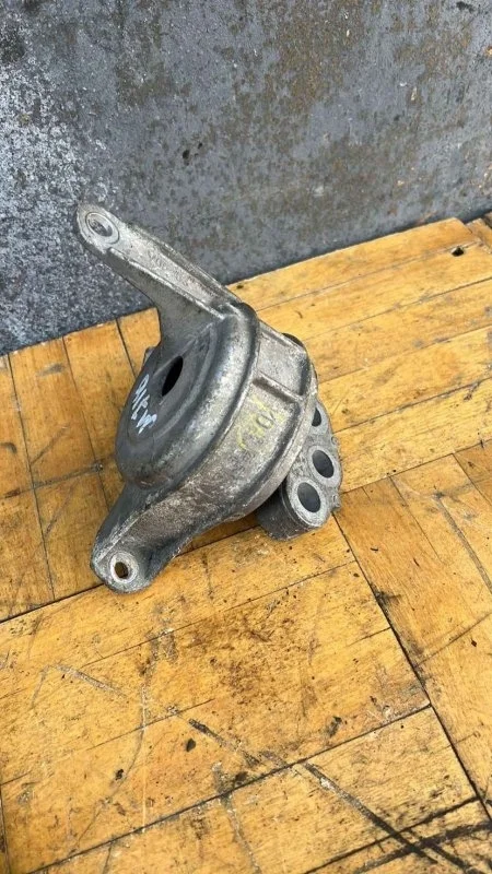 Опора двигателя Opel Astra 2004-2015 H