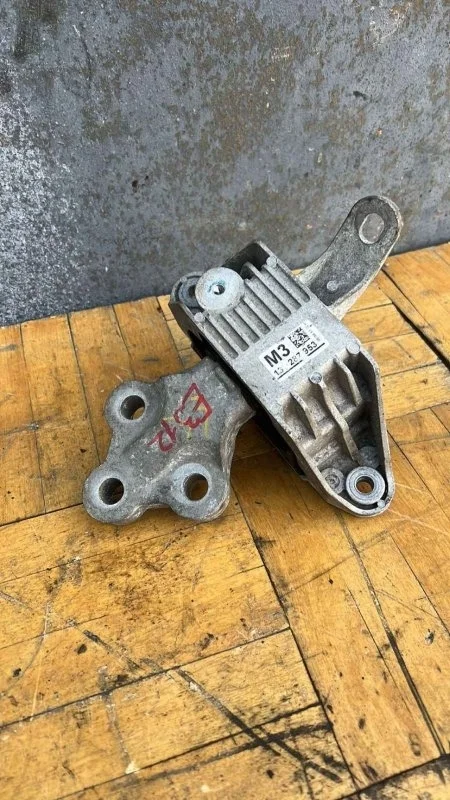 Опора двигателя Opel Astra J