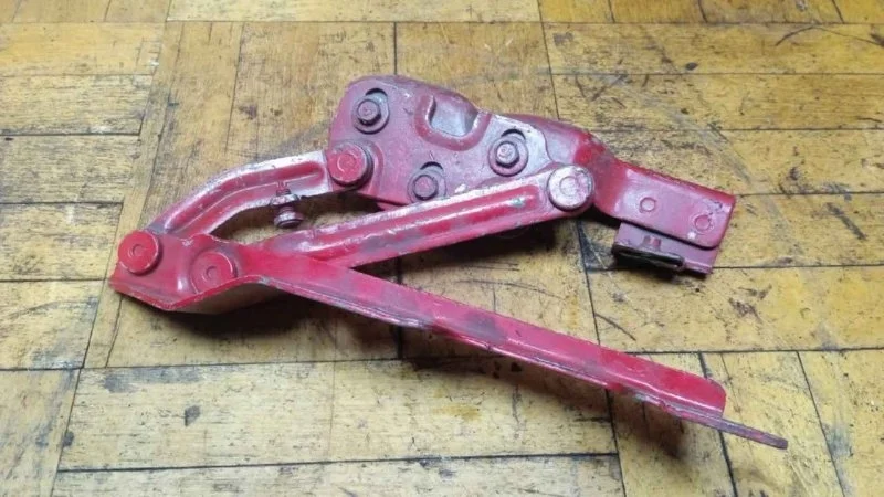 Петля капота Opel Astra 2010-2018 J