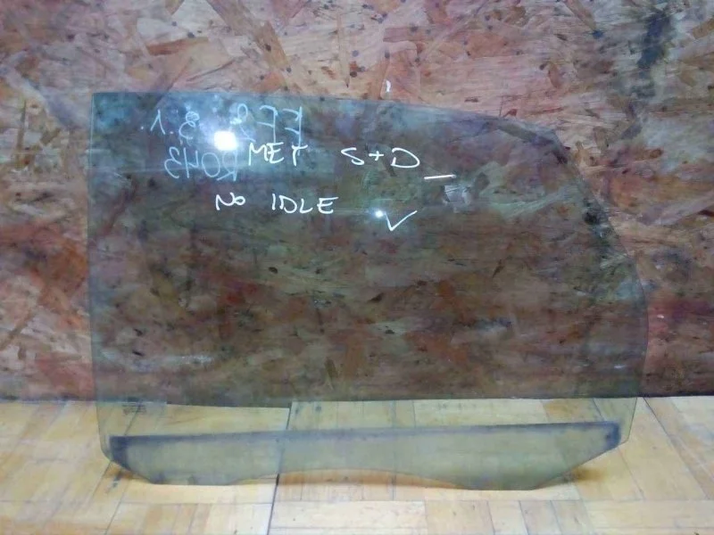 Стекло двери Ford Focus 2005-2008