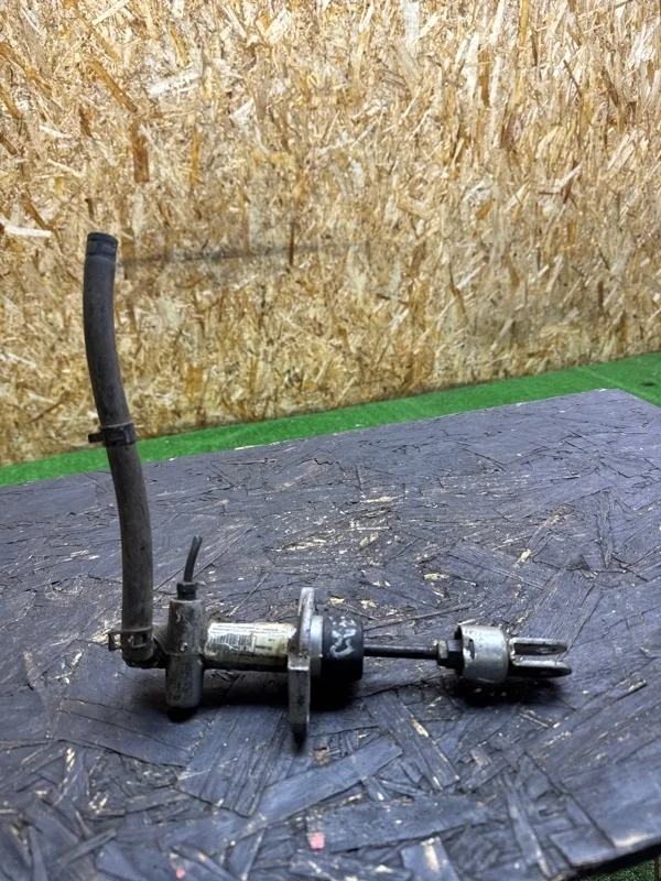 Цилиндр сцепления главный Opel Astra 2004-2015 H