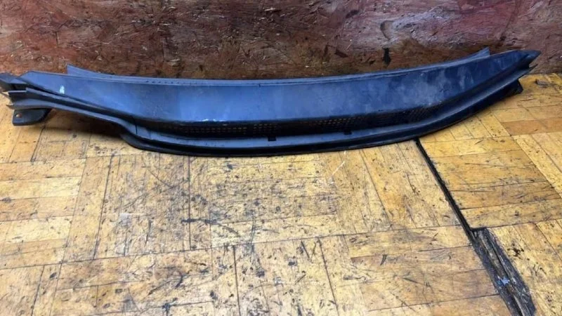 Решетка стеклоочистителя (жабо) Honda Civic 2006-2012 5D