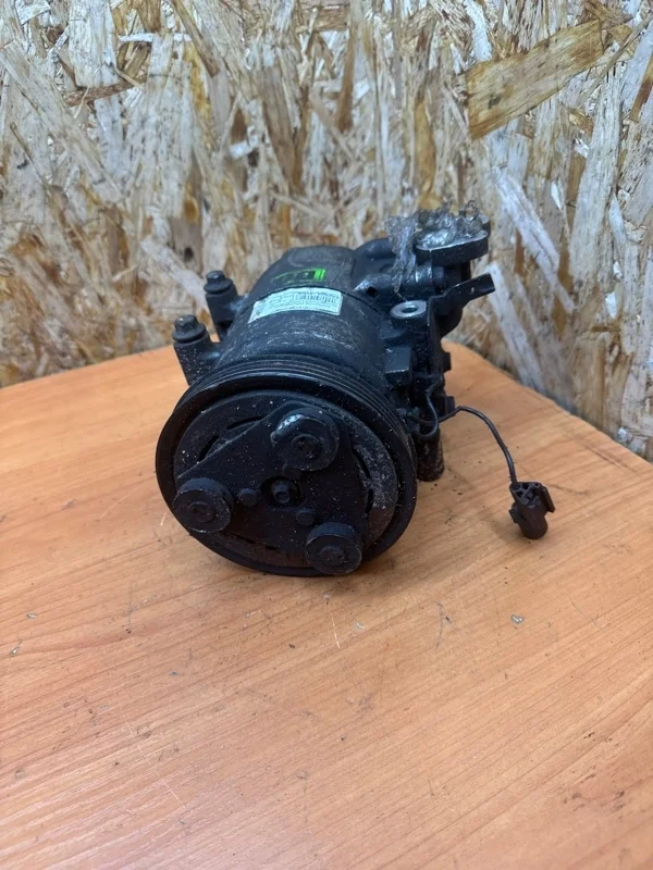 Компрессор кондиционера Hyundai Accent 2 2000-2012 .5 G4EC