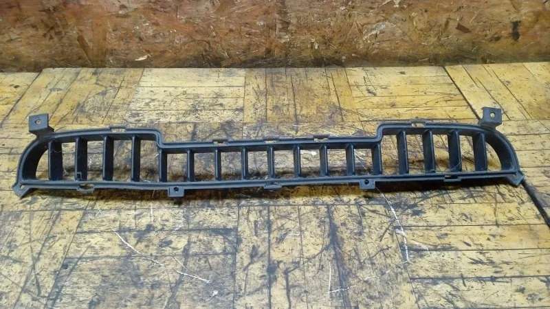 Решетка бампера Kia Sorento 2003-2009 (JC)