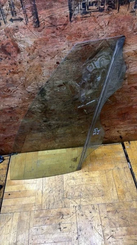 Стекло двери Kia ceed 2006-2011