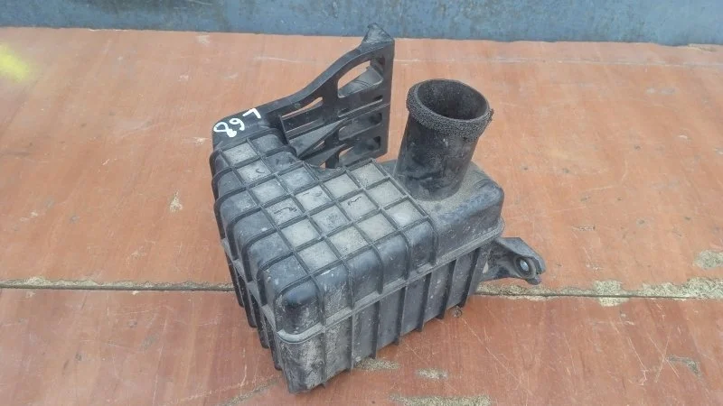 Резонатор воздушного фильтра Mazda 6 2002-2007 GG