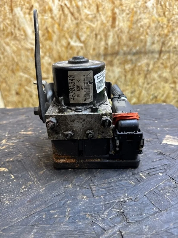 Блок abs (насос) Mitsubishi Outlander 2006-2012 CW