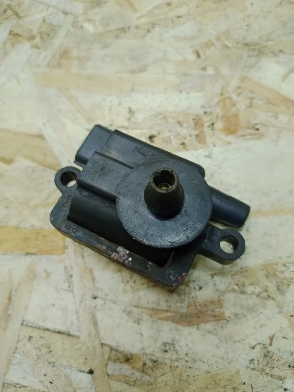 Катушка зажигания Mitsubishi Lancer 9 2003-2008