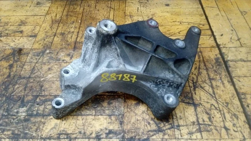 Кронштейн гидроусилителя Mitsubishi Outlander CW