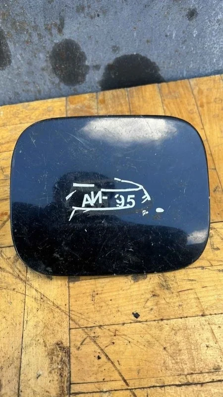 Лючок бензобака Mitsubishi Lancer 9