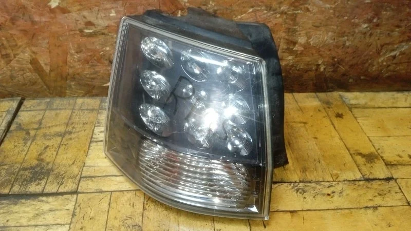 Фонарь наружный Mitsubishi Outlander 2006-2012 CW
