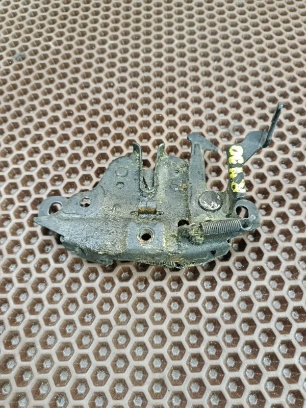 Замок капота Nissan X-Trail 2001-2006 T30