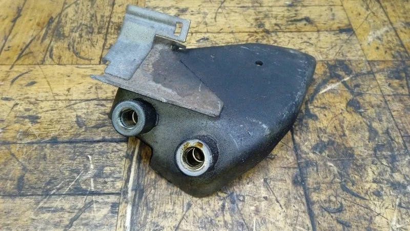 Кронштейн генератора Nissan X-Trail 2001-2006 T30