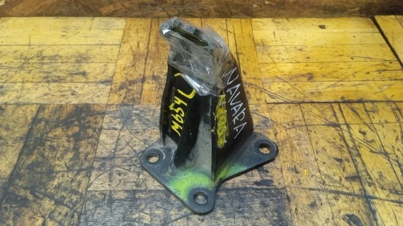 Кронштейн двигателя Nissan Navara 2005-2015 D40